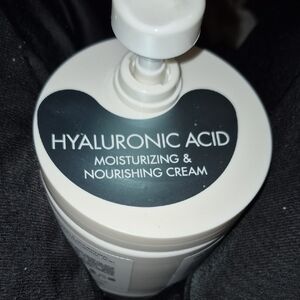 Hyaluronic Acid Moisturizing & Nourishing Cream - White